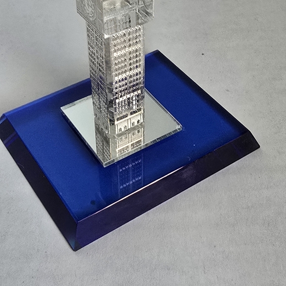 Crystal & Silver Paperweight Big Ben Tower Britain with Blue Glass Base C46For - Picture 4 of 12